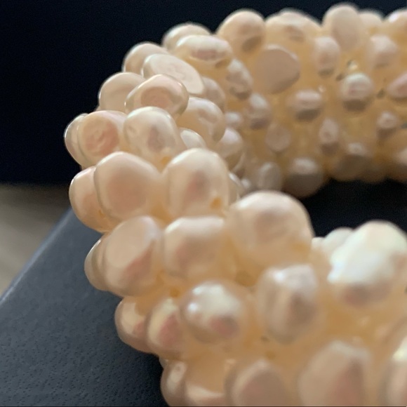 Blue Nile THICK multi strand pearl bracelet - Picture 8 of 15